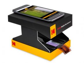 Probably the less expensive scanner on earth, the KODAK Mobile Film Scanner let you digitize your old negatives in seconds.